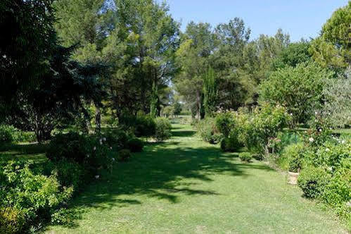 Le Domaine De Saint Veran Orgon Exterior foto